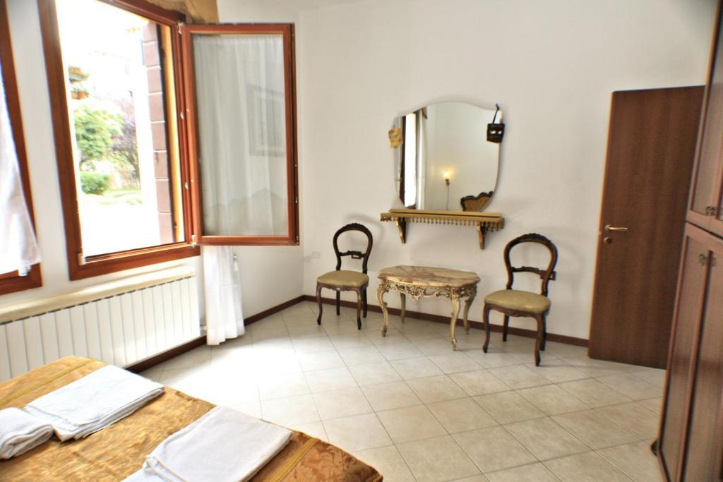 Queen House Venezia Δωμάτιο φωτογραφία